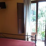 Pace بومبيي